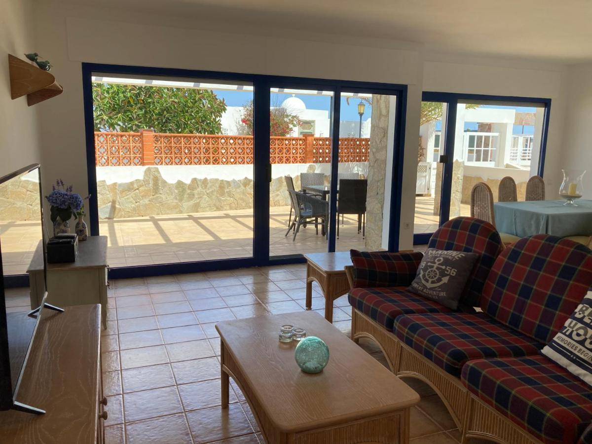Beach House With The Heated Pool Next To Rocky Point Corralejo Exterior foto